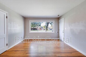 638 S Woodlawn Blvd in Wichita, KS - Building Photo - Building Photo