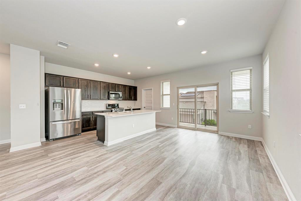 7704 Mandela Bend in Austin, TX - Foto de edificio