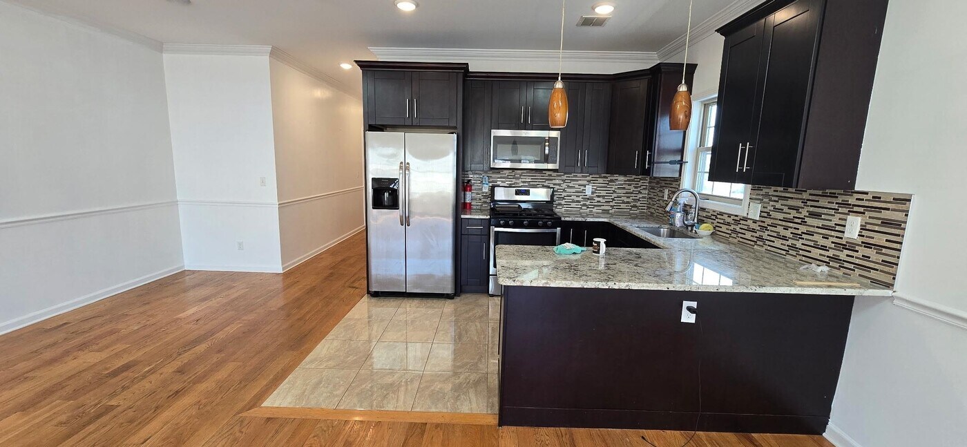47 Terhune Ave in Jersey City, NJ - Building Photo