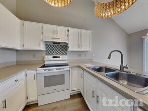 12617 Julian St in Broomfield, CO - Foto de edificio - Building Photo