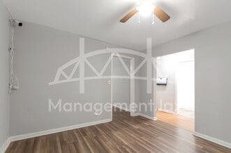5813 Doeboy St in Jacksonville, FL - Building Photo - Building Photo