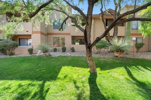 10104 E Snyder Rd in Tucson, AZ - Building Photo