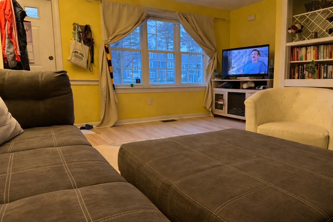 48 Hobart Ln, Unit E7 in Rockland, MA - Building Photo - Building Photo