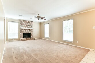 2111 Mustang Springs Dr in Missouri City, TX - Building Photo - Building Photo