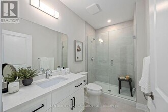 4286 King St E in Kitchener, ON - Building Photo - Building Photo