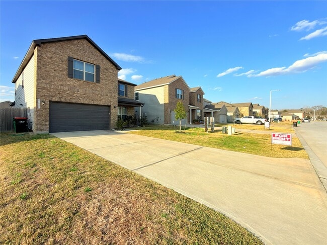 9662 Caney Trails Rd in Cut And Shoot, TX - Building Photo - Building Photo