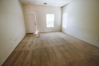 9440 Crimson Sky St in Las Vegas, NV - Building Photo - Building Photo