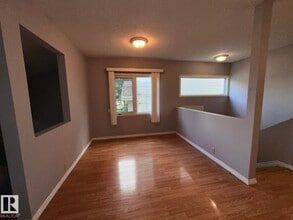 2114-2152 52 St NW in Edmonton, AB - Building Photo - Building Photo