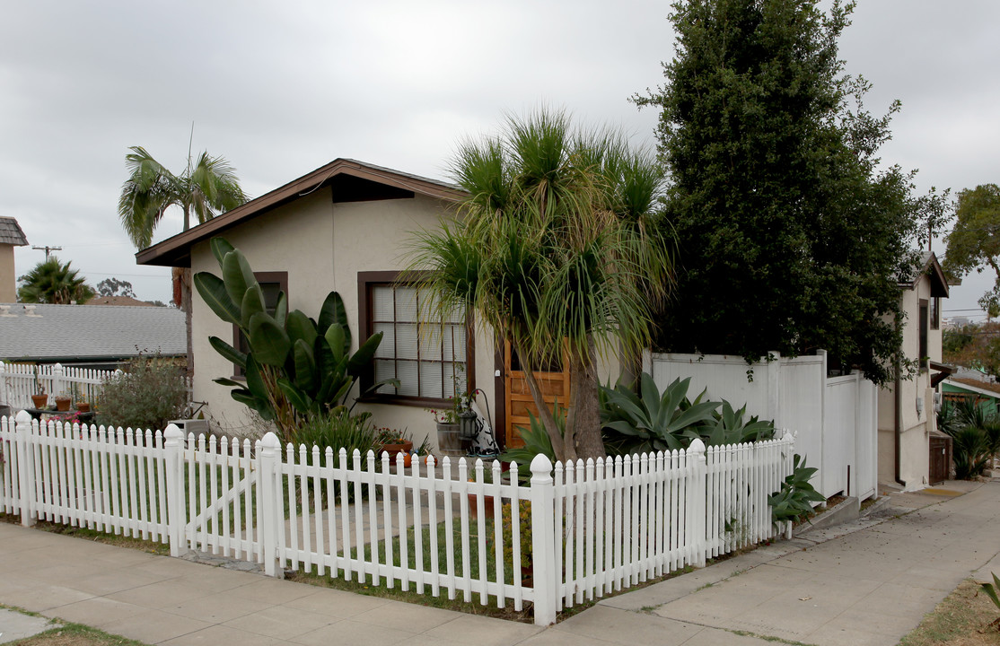 3694 Arnold Ave in San Diego, CA - Building Photo