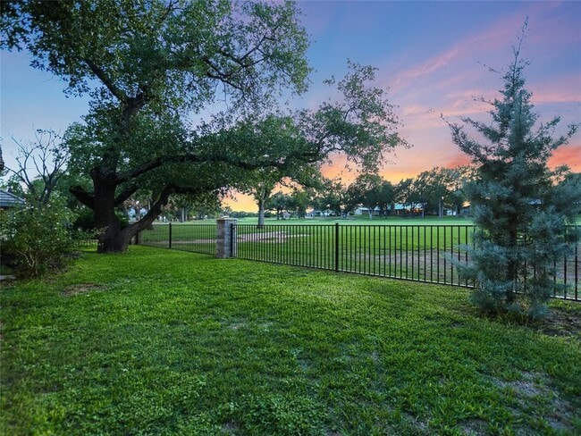 105 Southern Spur in Horseshoe Bay, TX - Building Photo - Building Photo