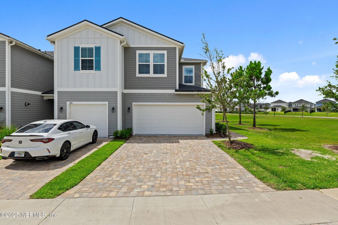 180 Brandon Lks Dr in St. Augustine, FL - Building Photo