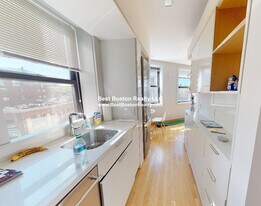 115 Mt Auburn St, Unit 41 in Cambridge, MA - Building Photo