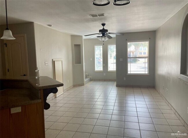 1402 W Fig Ave in Pharr, TX - Building Photo - Building Photo