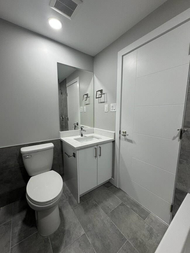 9938-88 88 Ave NW in Edmonton, AB - Building Photo - Building Photo