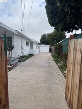 40 Marin Ave in Bay Point, CA - Building Photo - Building Photo