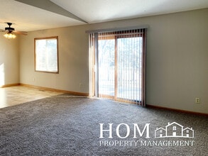 127 Sandpiper Dr in Mankato, MN - Foto de edificio - Building Photo