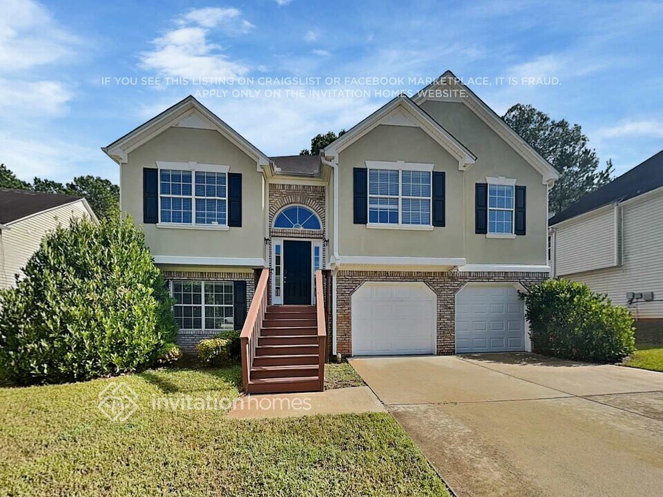 5449 Sweetsprings Dr SW in Powder Springs, GA - Building Photo