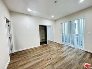 5637 Homeside Ave in Los Angeles, CA - Building Photo - Building Photo