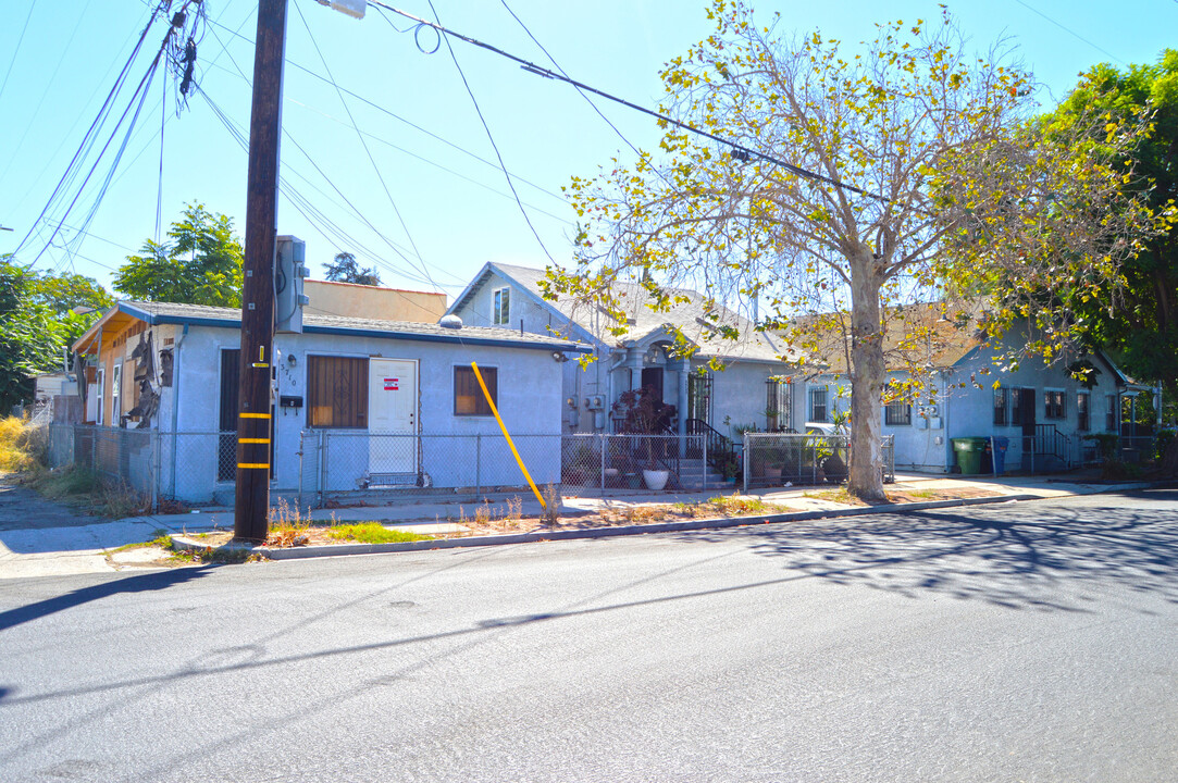 3710 Raymond Ave in Los Angeles, CA - Building Photo