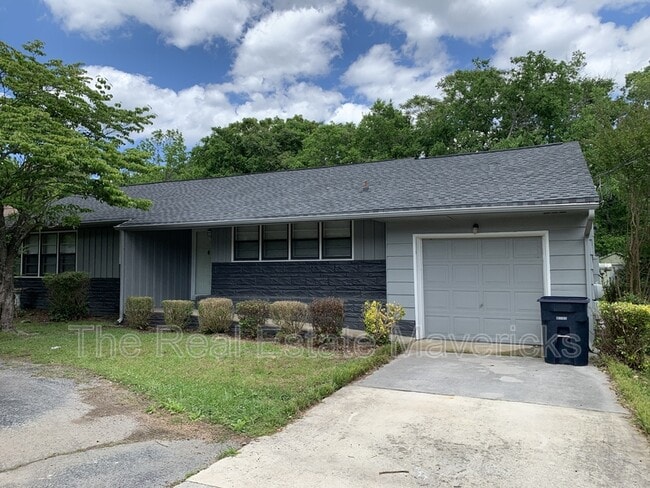 property at 1176 S Seminole Dr