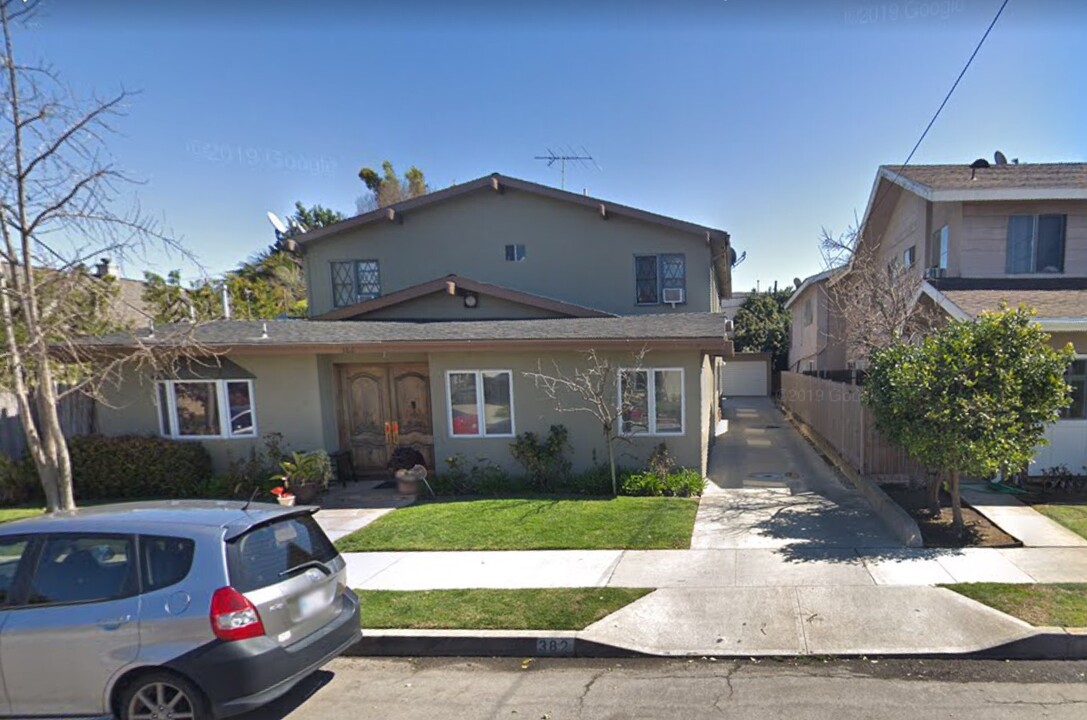 382 Molino Ave, Unit 4 in Long Beach, CA - Foto de edificio