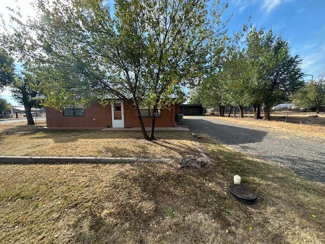 401 4th St in Capitan, NM - Foto de edificio - Building Photo