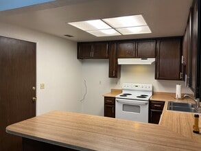 1714 Kent St in Roseville, CA - Building Photo - Building Photo