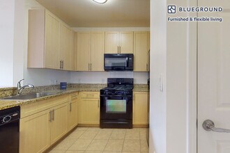 27 Barker Ave in White Plains, NY - Building Photo - Building Photo