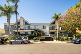 1741 Granville Ave in Los Angeles, CA - Building Photo - Building Photo