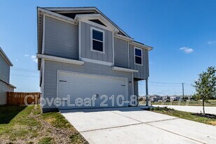 4139 Trail de Paris in New Braunfels, TX - Building Photo