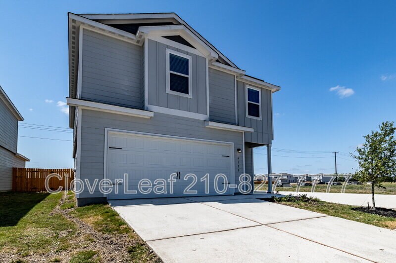 4139 Trail de Paris in New Braunfels, TX - Building Photo