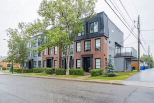 4303 16 St SW in Calgary, AB - Building Photo