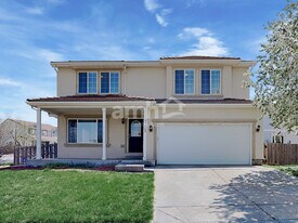 15662 E 98th Pl in Commerce City, CO - Building Photo