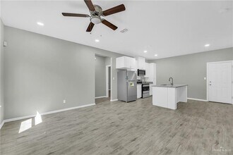 1500 W Heritage Dr in Pharr, TX - Building Photo - Building Photo
