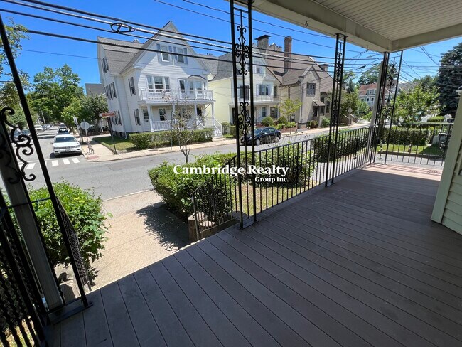 76 Curtis St, Unit 1E in Somerville, MA - Building Photo - Building Photo