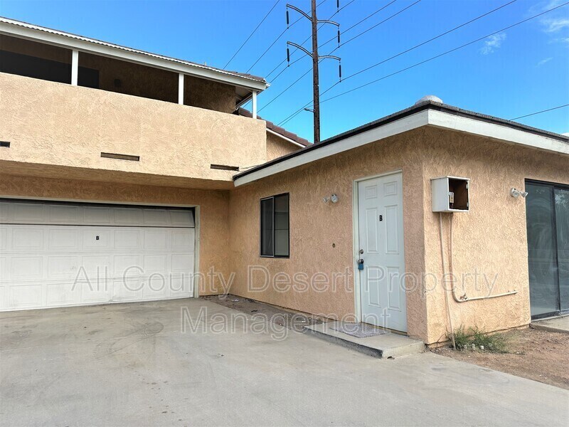 33995 Via Echo in Cathedral City, CA - Building Photo