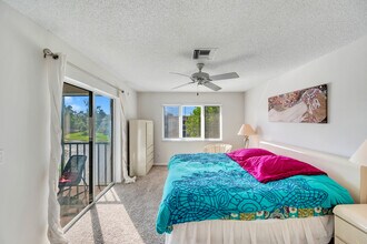 1645 Spoonbill Ln in Naples, FL - Foto de edificio - Building Photo