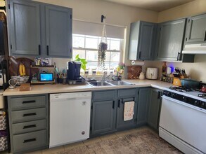 100 Lesley Ln in Crystal Lake, IL - Building Photo - Building Photo