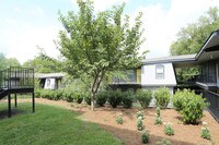 Building Photo - Clifton Ridge Apartamentos in Louisville, Kentucky