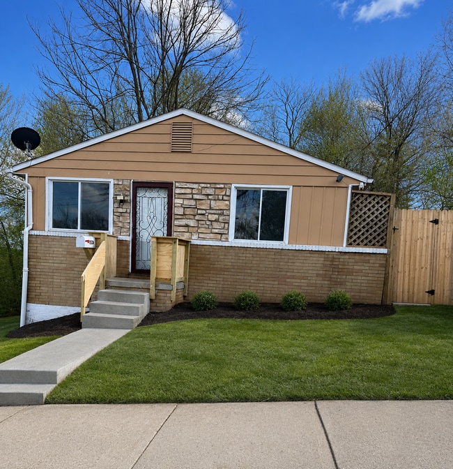 property at 1524 Parkhill Pl NE