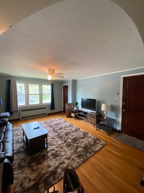 250 Lincoln Ave, Unit #4 photo'