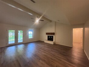 1302 Allison St in Brenham, TX - Building Photo - Building Photo