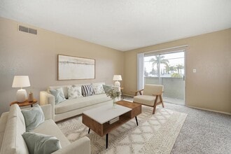 Village Ceres Apartments in Ceres, CA - Building Photo - Building Photo