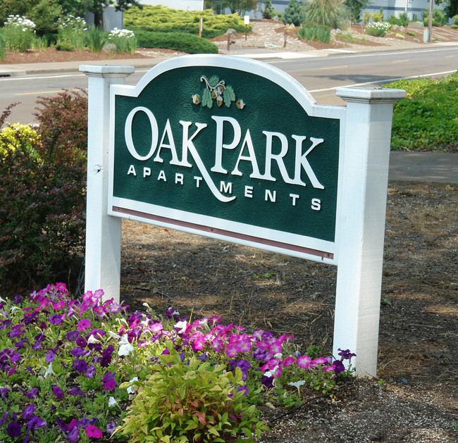 Oak Park Apartments in Corvallis, OR - Building Photo - Building Photo