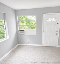 413 N Sapodilla Ave in West Palm Beach, FL - Building Photo