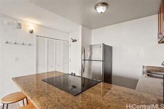 3045 Ala Napuaa Pl in Honolulu, HI - Foto de edificio - Building Photo