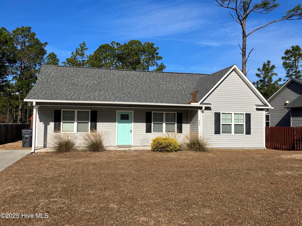 555 Greenmoss Rd in Southport, NC - Foto de edificio