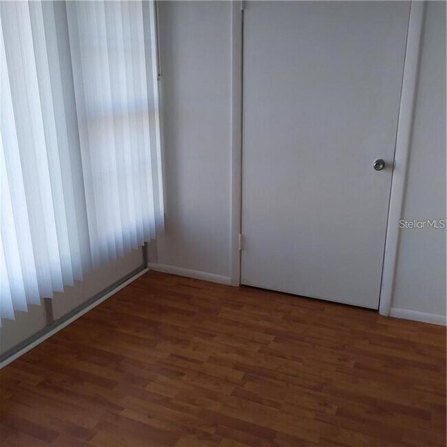 333 N Lake Howard Dr in Winter Haven, FL - Building Photo - Building Photo