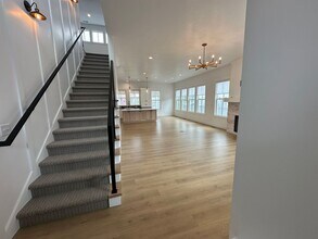 10907 Paddle Board Way in South Jordan, UT - Building Photo - Building Photo