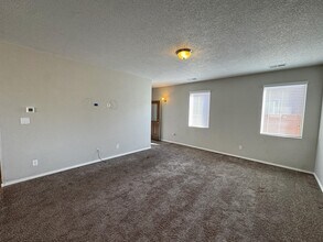 6732 Oro Valley Rd NW in Albuquerque, NM - Building Photo - Building Photo